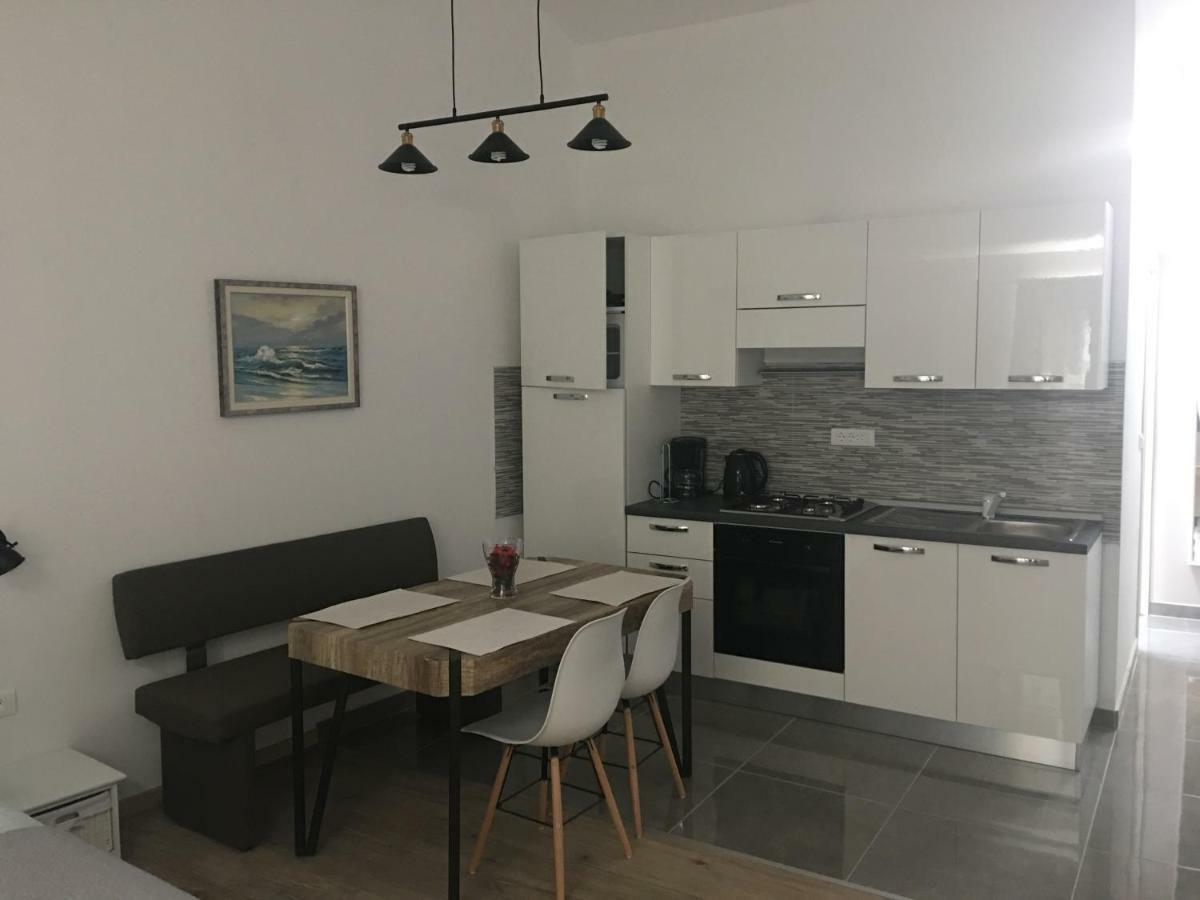 ベールStudio Apartman Dadoアパートメント エクステリア 写真