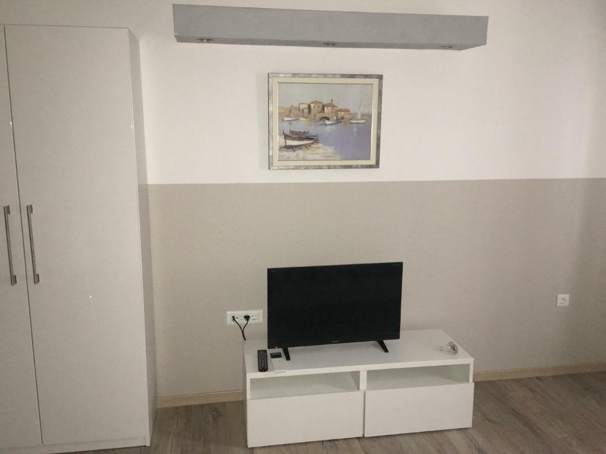 ベールStudio Apartman Dadoアパートメント エクステリア 写真