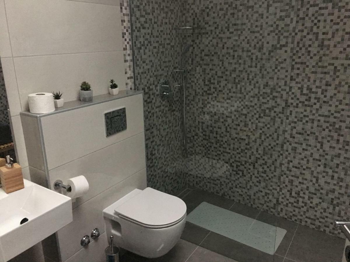 ベールStudio Apartman Dadoアパートメント エクステリア 写真